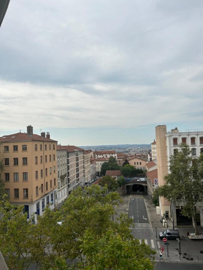 Hotel De La Croix-Rousse Lyon Exterior foto